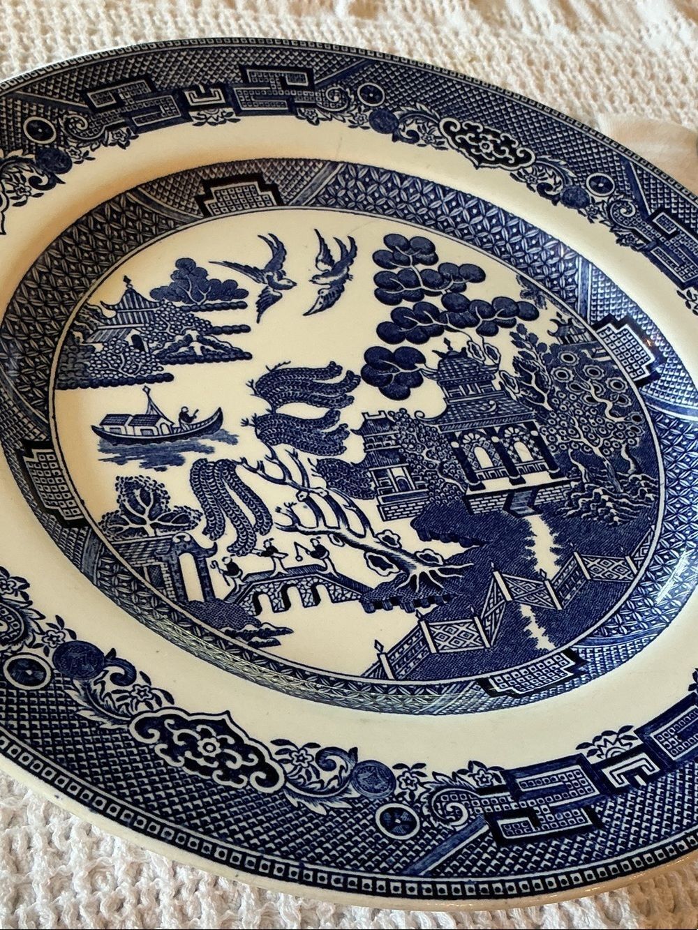 Blue and White Willow-Pattern Dinner Plate by Johnson Brothers Classic Porcelain - Picture 2 of 10
